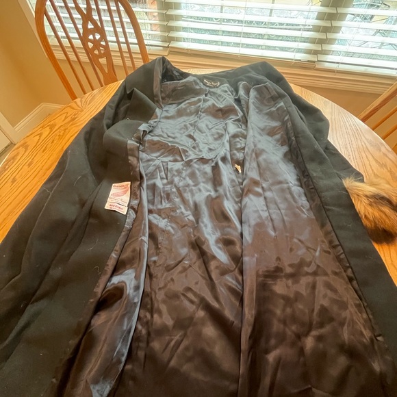 Wellington Fashions Vintage Fox Tail Scarf Long Wool Cape “A Featherlite Coat” - Picture 5 of 12